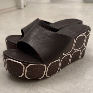 *NEW* Stylish Brown Platform Sandals
